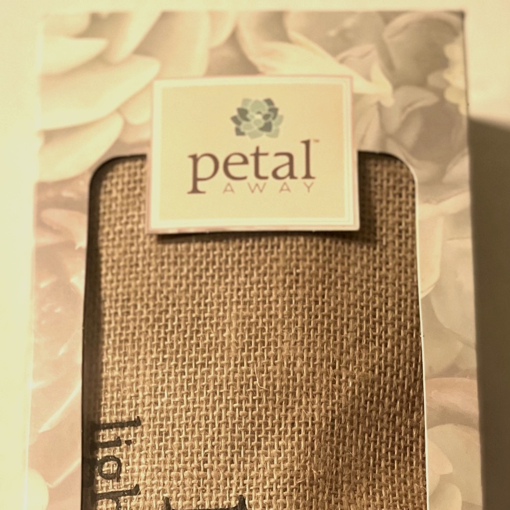 (3 pc) Petal Away Burlap Garden Organizer 22" x 14"  Incl.Pole, Cord, Organizer